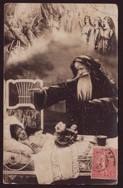 画像1: フランスantique postcard,ビスクドールと一緒に眠る少女,天使とサンタに見守られて....